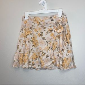 🛍4/$20 American Eagle Floral Mini Ruffle Skirt